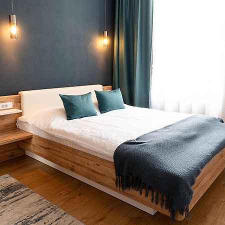 Urban Six Apartments Fagaras Luaran gambar