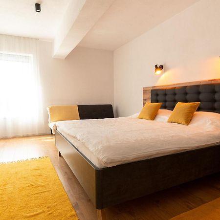 Urban Six Apartments Fagaras Luaran gambar