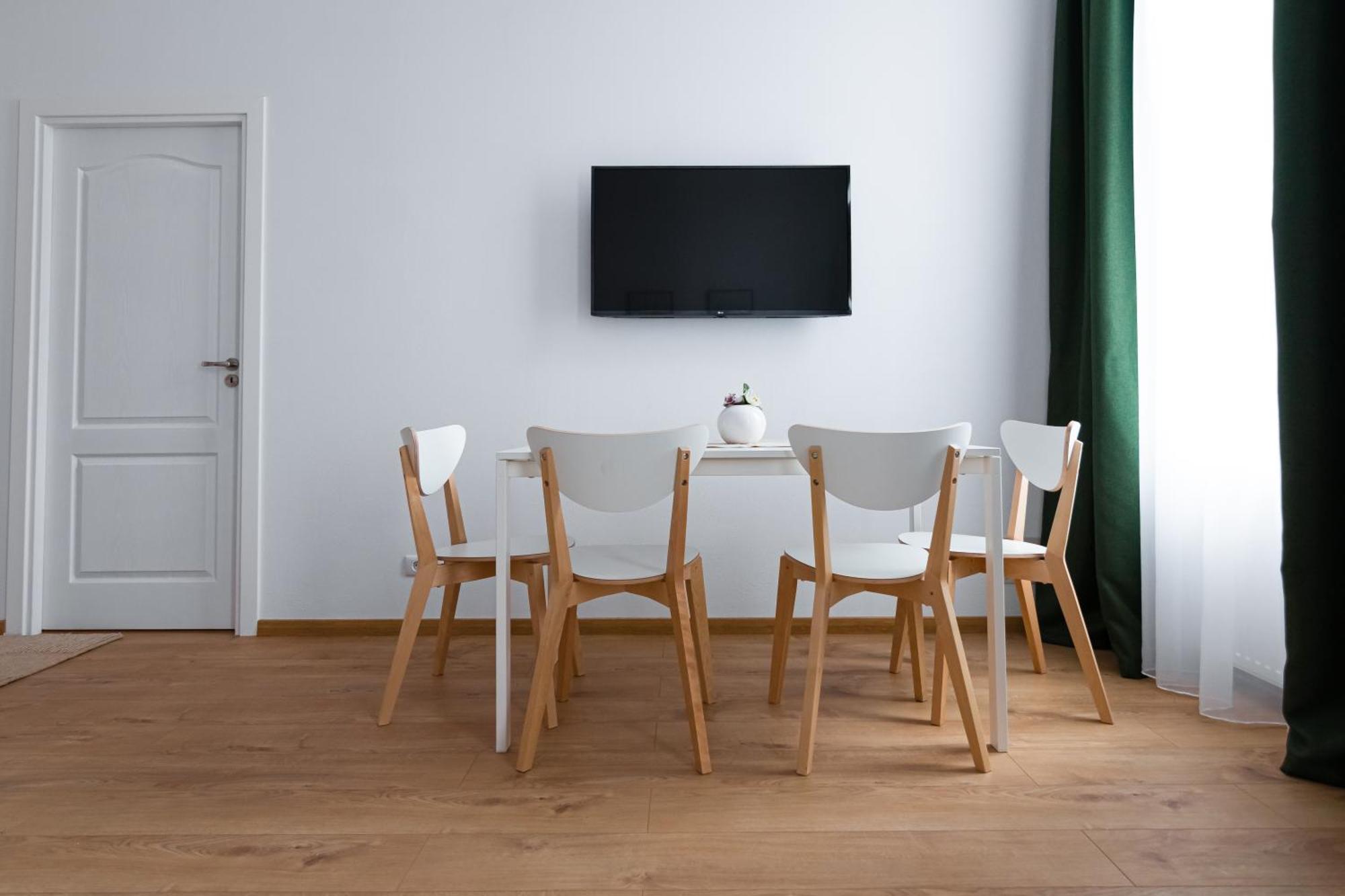 Urban Six Apartments Fagaras Luaran gambar