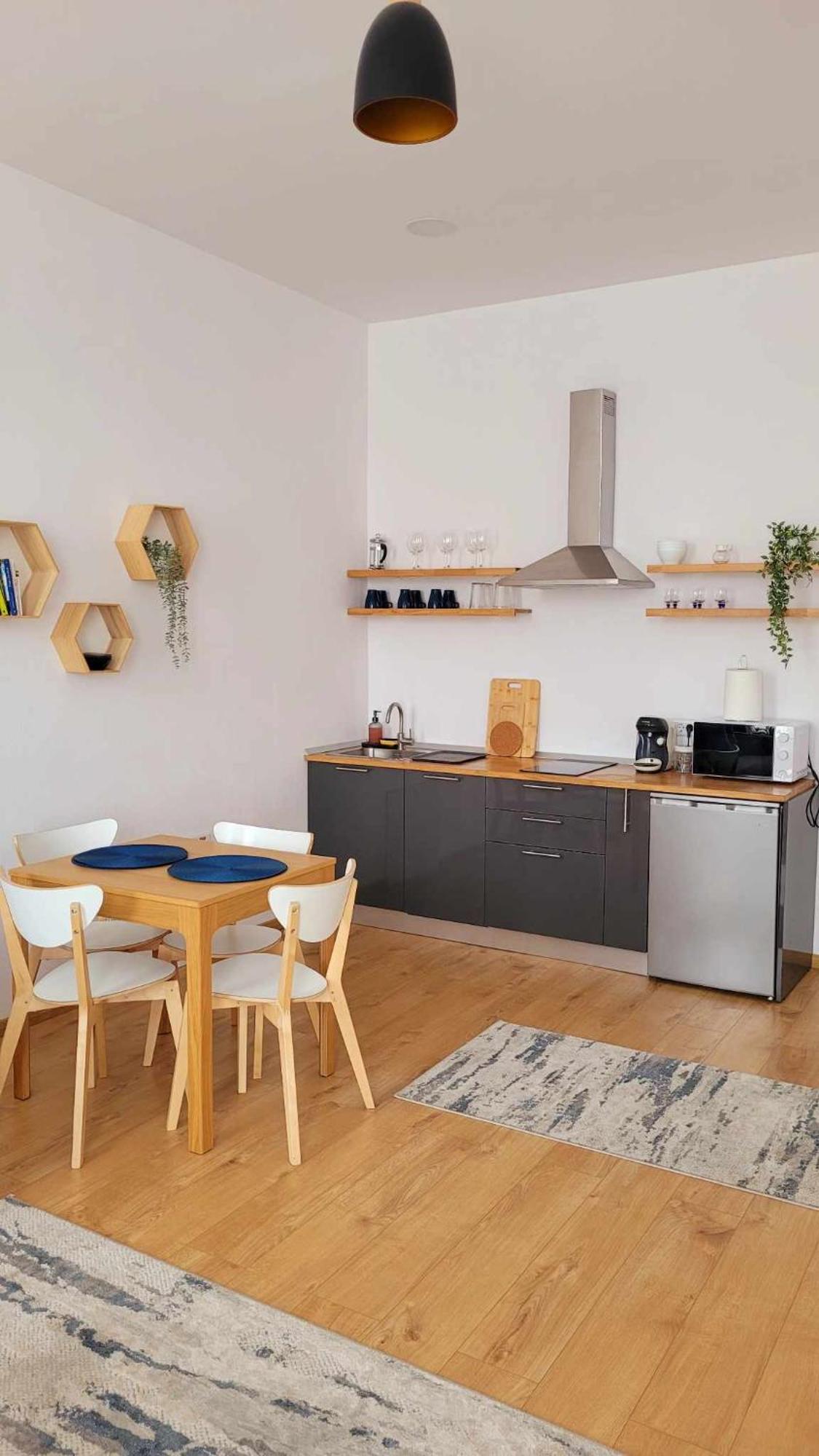 Urban Six Apartments Fagaras Luaran gambar