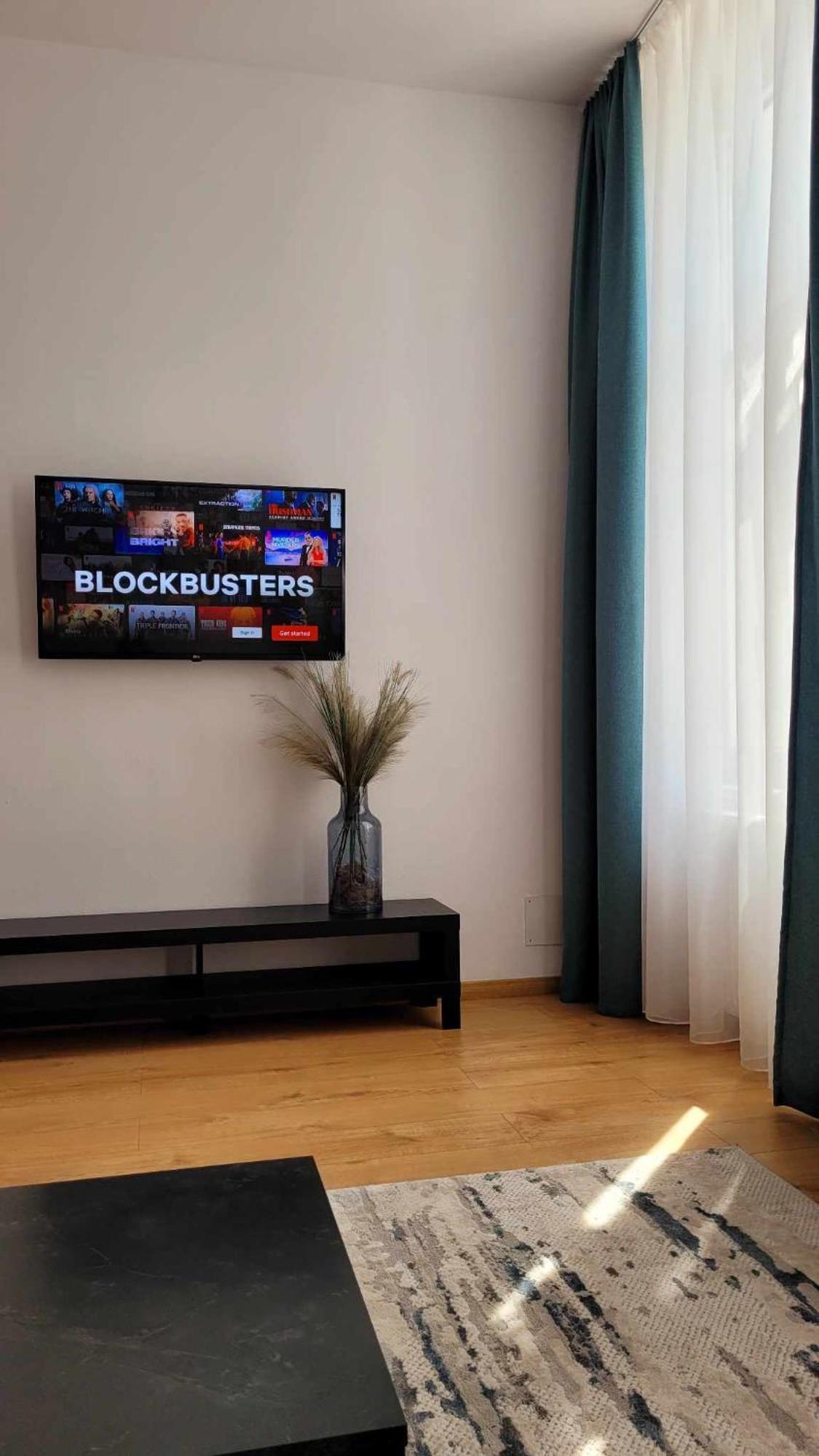 Urban Six Apartments Fagaras Luaran gambar