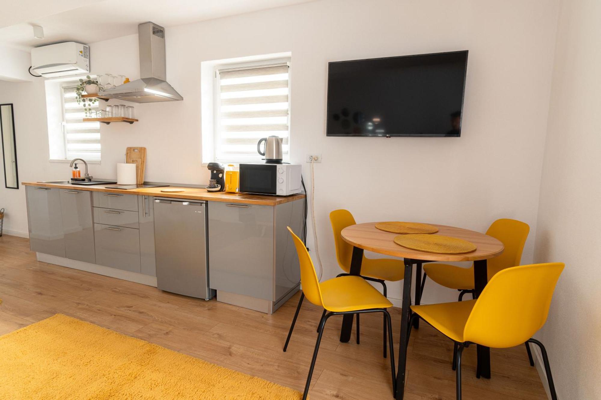 Urban Six Apartments Fagaras Luaran gambar