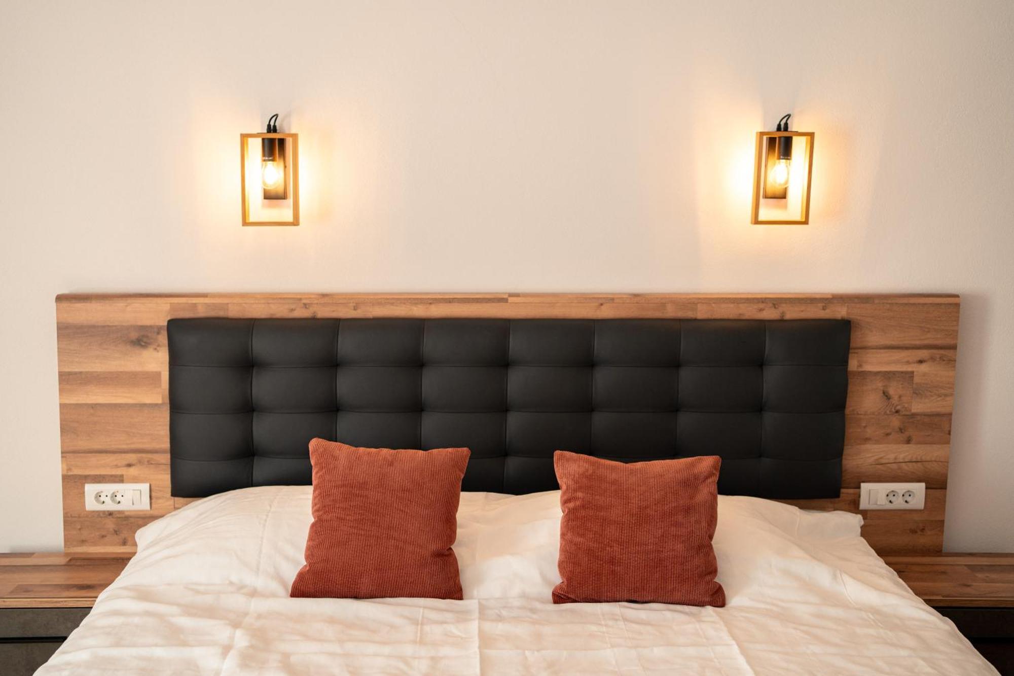 Urban Six Apartments Fagaras Luaran gambar