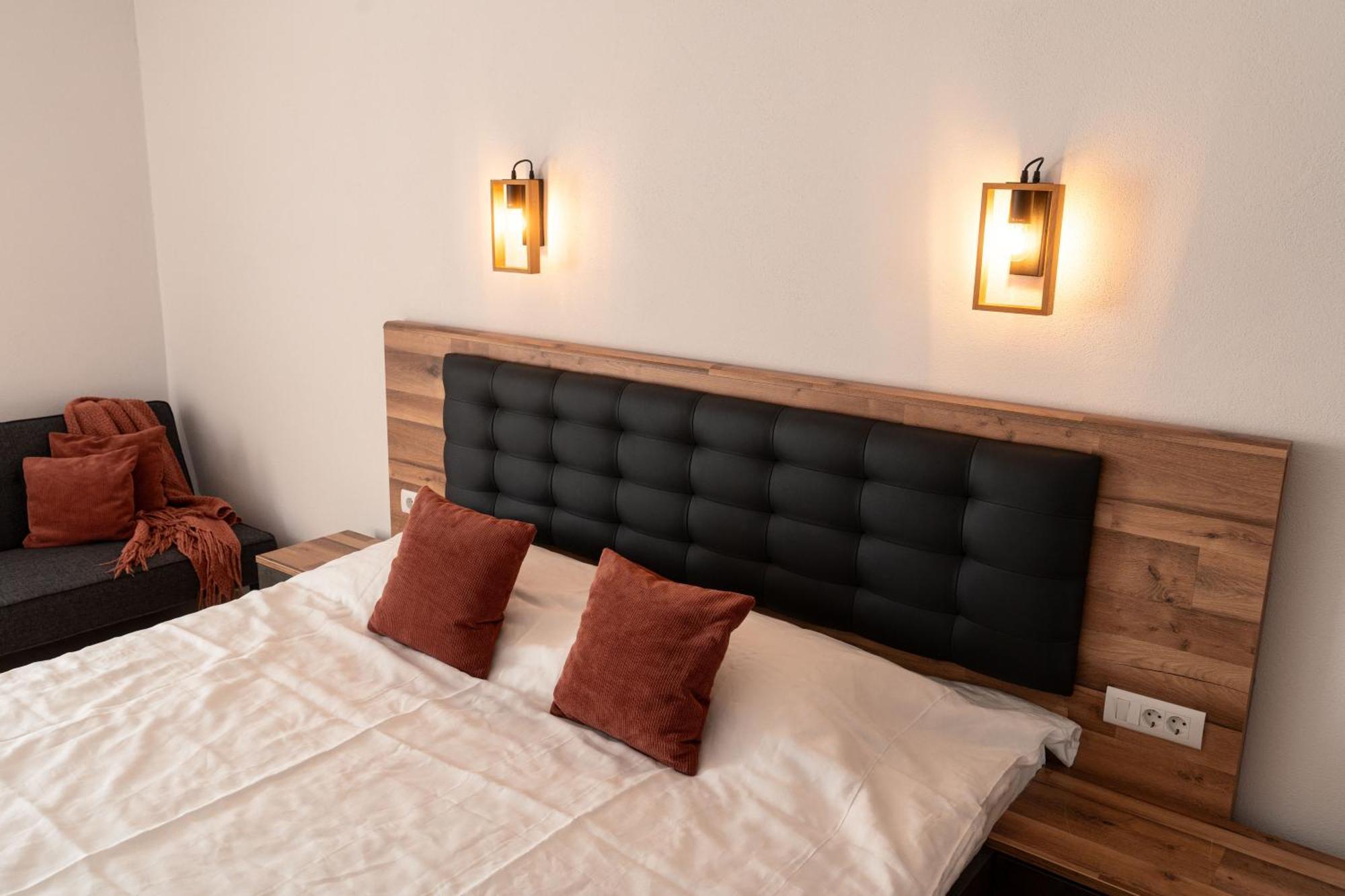 Urban Six Apartments Fagaras Luaran gambar