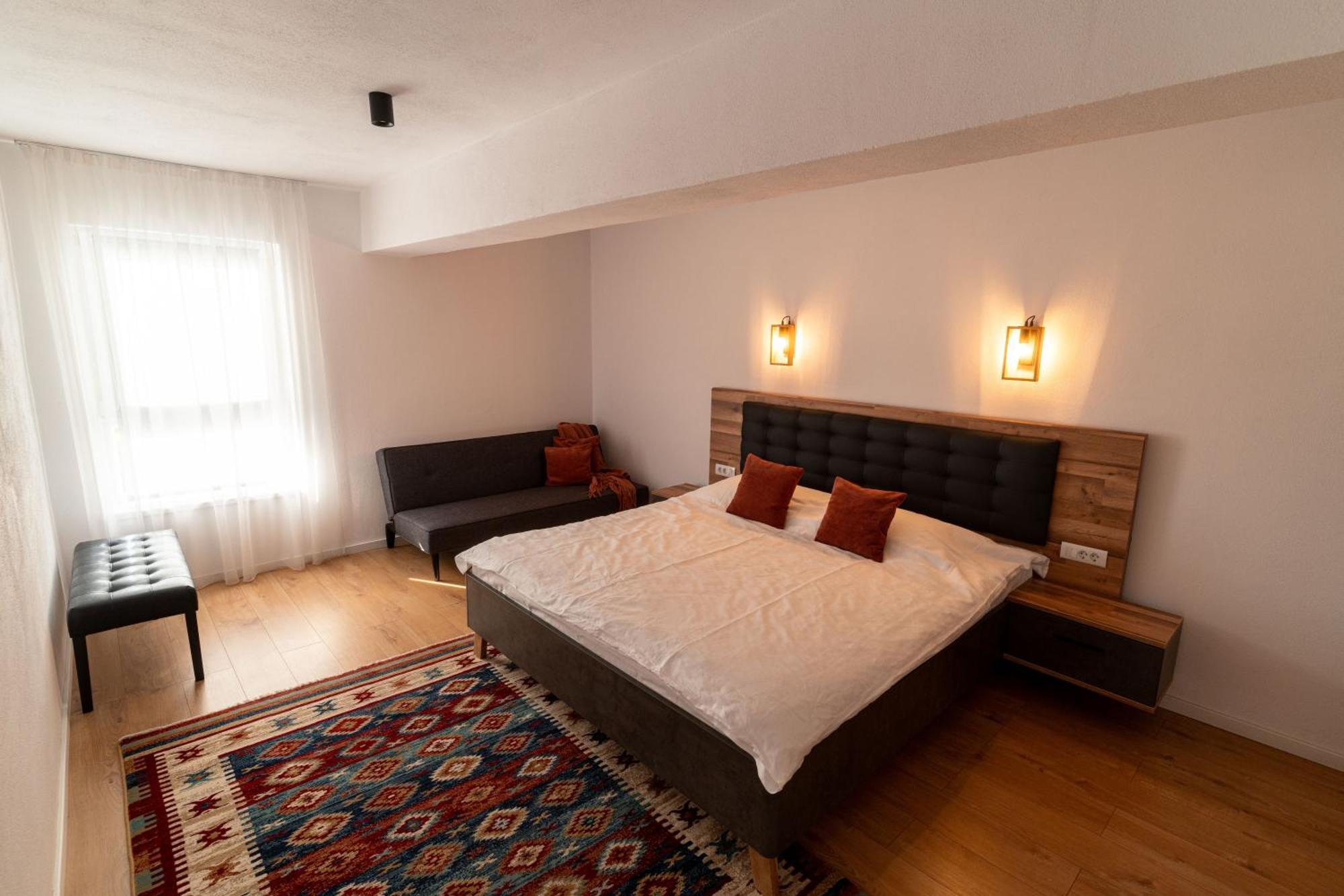 Urban Six Apartments Fagaras Luaran gambar