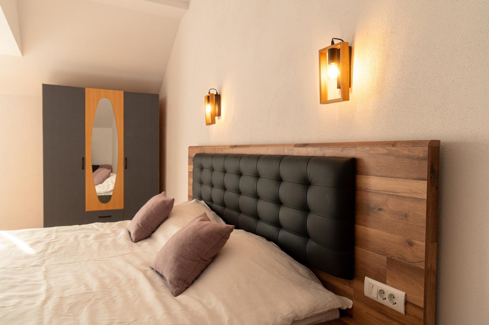 Urban Six Apartments Fagaras Luaran gambar