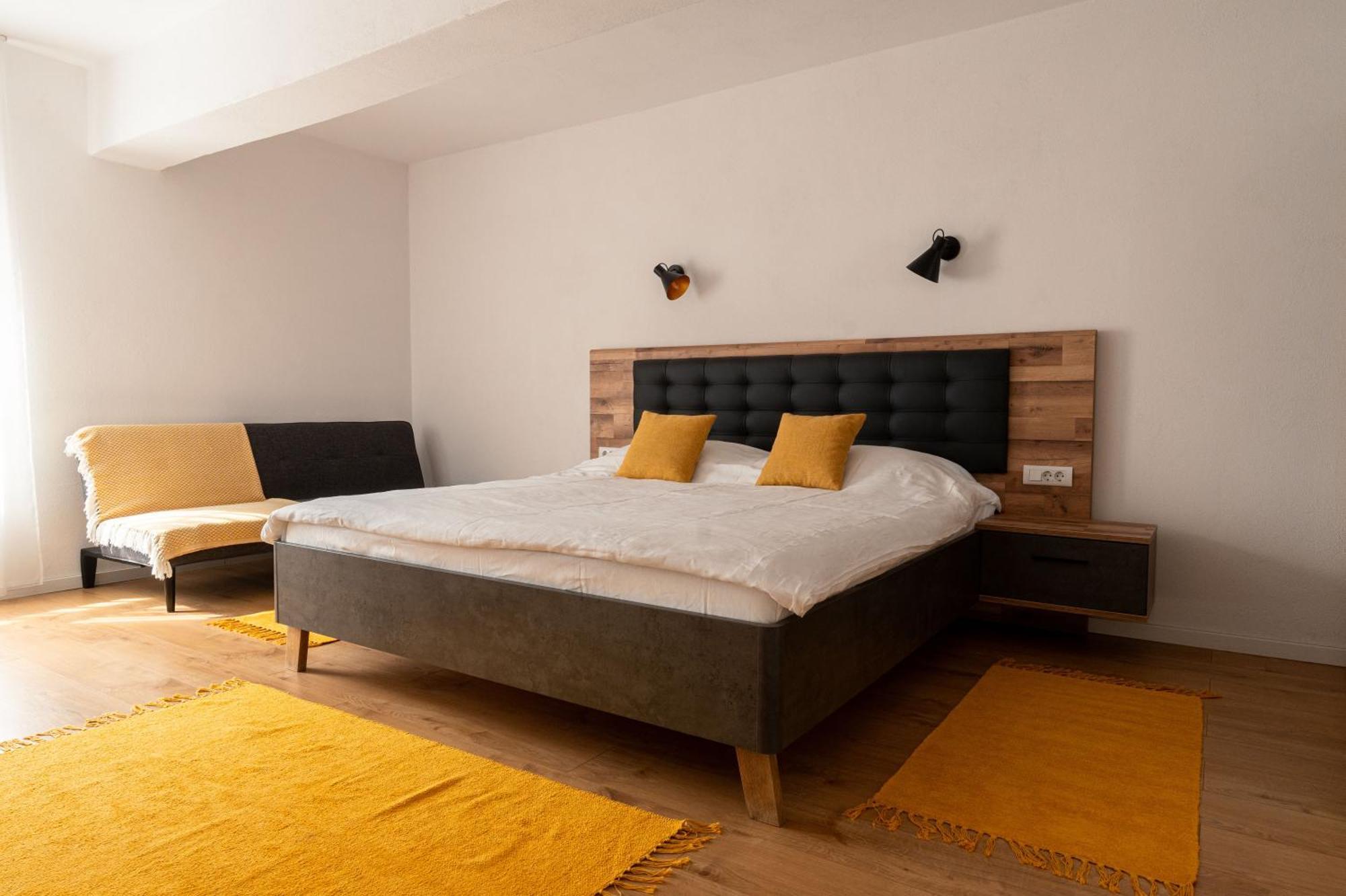 Urban Six Apartments Fagaras Luaran gambar